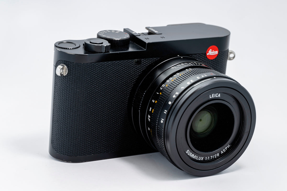 Leica Q2 47.3MP Digital Compact Camera (Pre-Owned)