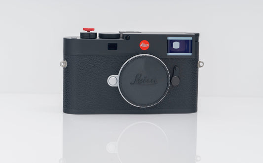 Leica M11 60.3MP Digital Rangefinder Camera Black Paint (Used) - Like New