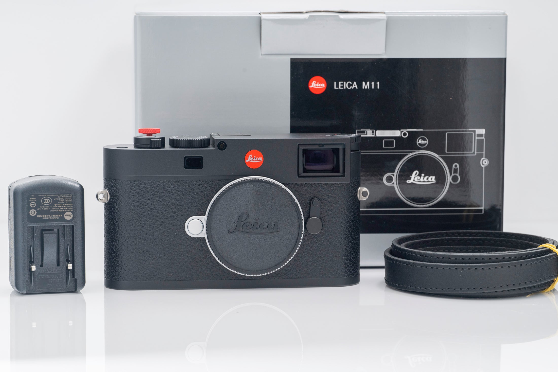 Leica M11 60.3MP Digital Rangefinder Camera Black Paint (Used) - Like New