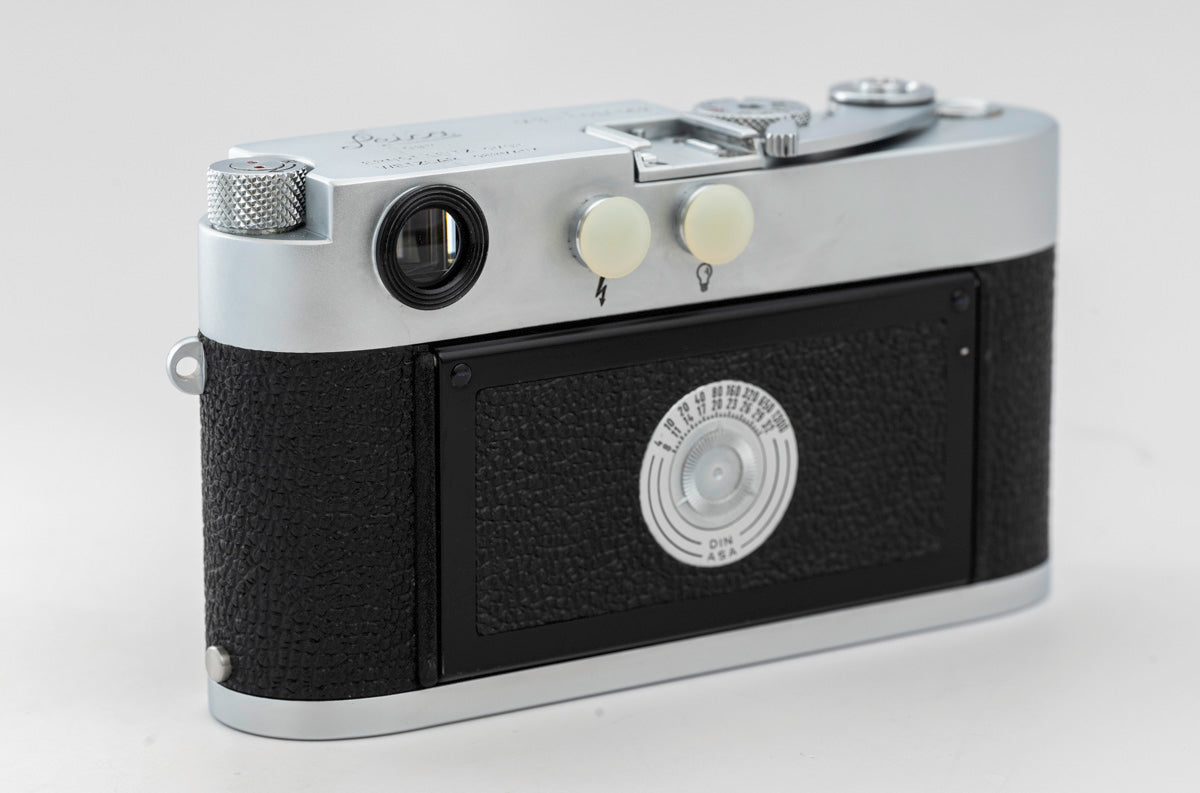 Leica M3 Single Stroke Rangefinder Camera (Silver- Chrome) (Used)